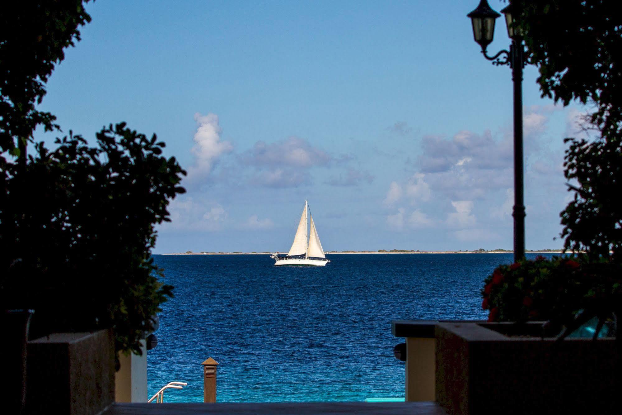 The Bellafonte - Luxury Oceanfront Hotel Kralendijk Exterior foto